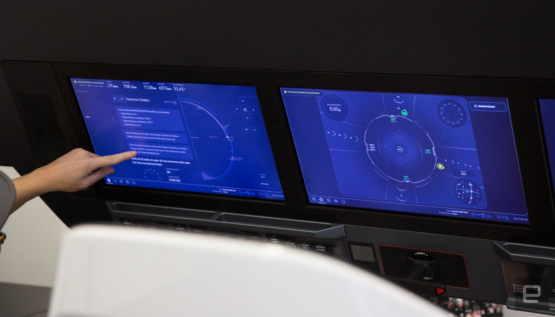SpaceX - Crew Dragon Displays UI/UX